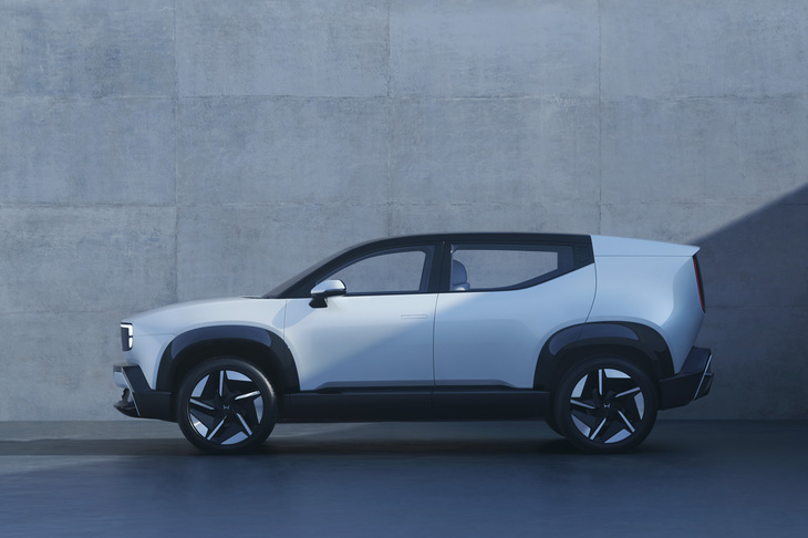 「ホンダ0アルファ」は、CES 2025で発表された電気自動車「ホンダ0サルーン」「ホンダ0 SUV」に続く、「ホンダ0シリーズ」の第3弾。2027年から日本やインドを中心に、グローバルでの販売を予定している。