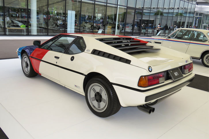 鋼管と鋼板を用いた軽量で強靭なシャシーフレームに、イタルデザインのジョルジェット・ジウジアーロがデザインしたFRP製ボディーが架装された。