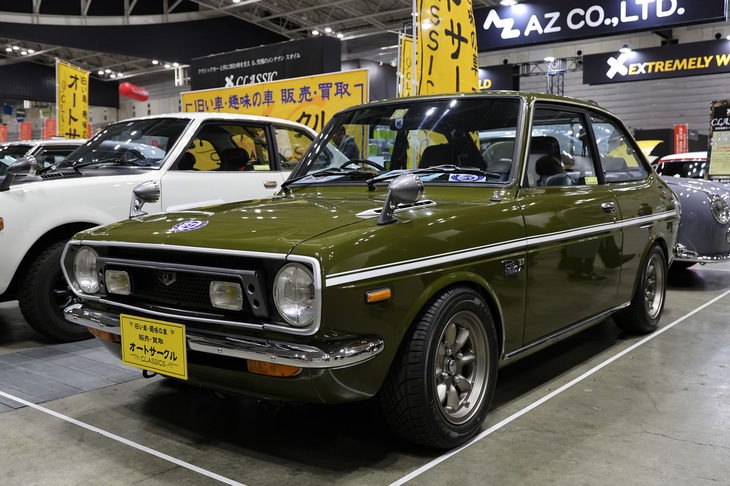 毎回、コンディションのいい希少車を展示するオートサークル。これは1972年「トヨタ・パブリカ1200ST」。2代目パブリカの後期型の高性能グレードで、ホイール/タイヤを除き内外装とも新車時の姿に仕上げてある。