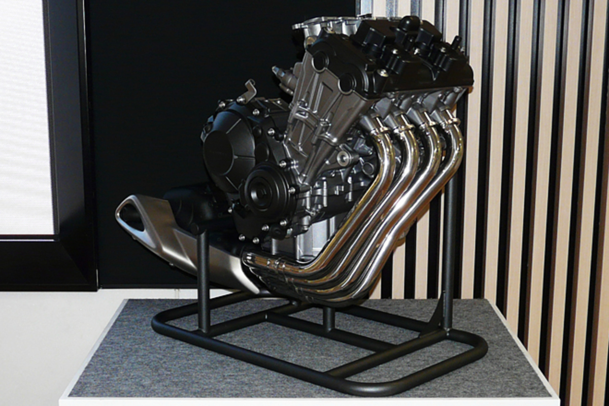 ホンダが新型バイク用の4気筒エンジンを発表 【ニュース】 - webCG