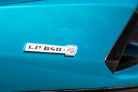 ボディーサイドに貼られた「LP640-2」のバッジ。かつては車名にも用いられていたが、「ウラカン ペルフォルマンテ」以降は使われなくなっていた。