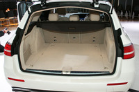 荷室容量は640~1820リッター。