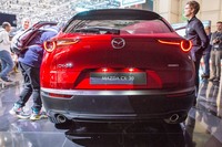 リアまわりは、立体的に張り出したリアコンビランプが特徴的。