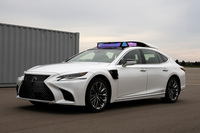 自動運転技術の開発は今日も進められている。トヨタは2020年夏に、レベル4相当の自動運転装置を搭載した「レクサスLS」により、東京・台場で自動運転のデモンストレーションと同乗試乗体験会を開催した。