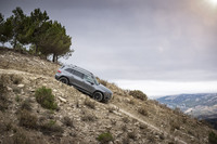 「GLE」や「GLS」などにも採用されている急勾配の下り走行で車速を自動制御するDSR(ダウンヒル・スピード・レギュレーション)を搭載する。