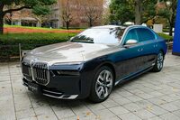 BMWの2022年1~12月における登録台数は、前年比の86%にまで落ち込んだ。導入間もない新型「7シリーズ」(写真)についても同年11月に値上げを発表。ただし、実施は2023年3月の生産車両から。