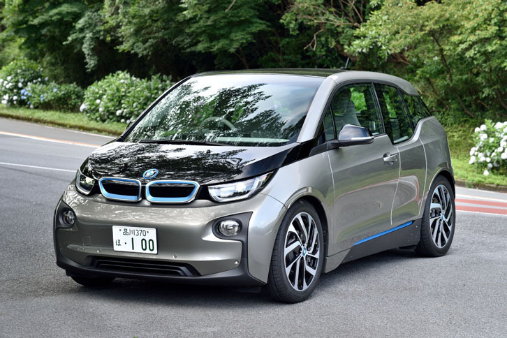 BMW i3 レンジ・エクステンダー装備車
	ボディーサイズ:全長×全幅×全高=4010×1775×1550mm/ホイールベース:2570mm/車重:1390kg/駆動方式:RR/モーター:交流同期モーター/エンジン:0.65リッター直2 DOHC 8バルブ(発電用)/モーター最高出力:170ps(125kW)/モーター最大トルク:25.5kgm(250Nm)/エンジン最高出力:38ps(28kW)/5000rpm/エンジン最大トルク:5.7kgm(56Nm)/4500rpm/タイヤ:(前)155/70R19 84Q (後)175/60R19 86Q/価格:546万円