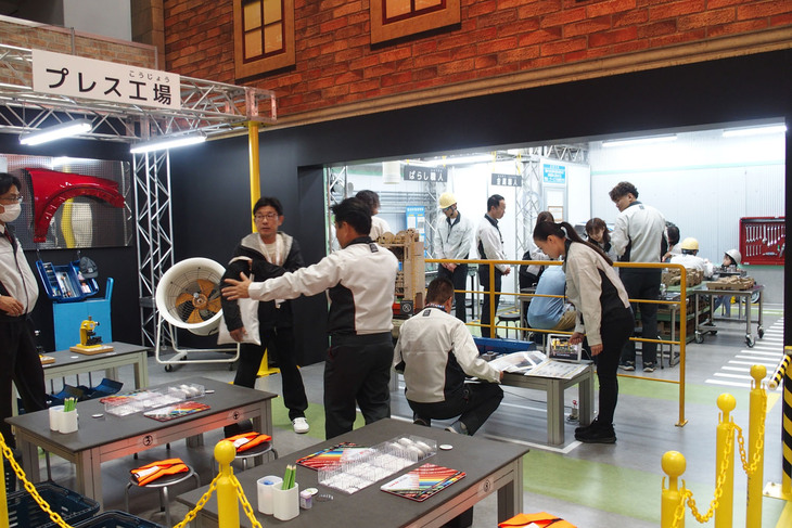 マツダブースの様子。