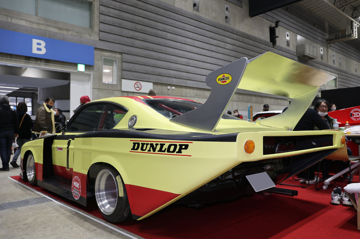 「セリカLB」と並んでいた2代目「マツダ・ルーチェ ロータリー ハードトップ」(RX-4)。レースとは無縁のルーチェがベースカーのところが、より街道レーサーっぽい。エンジンは13Bペリ(ペリフェラルポート)とのこと。