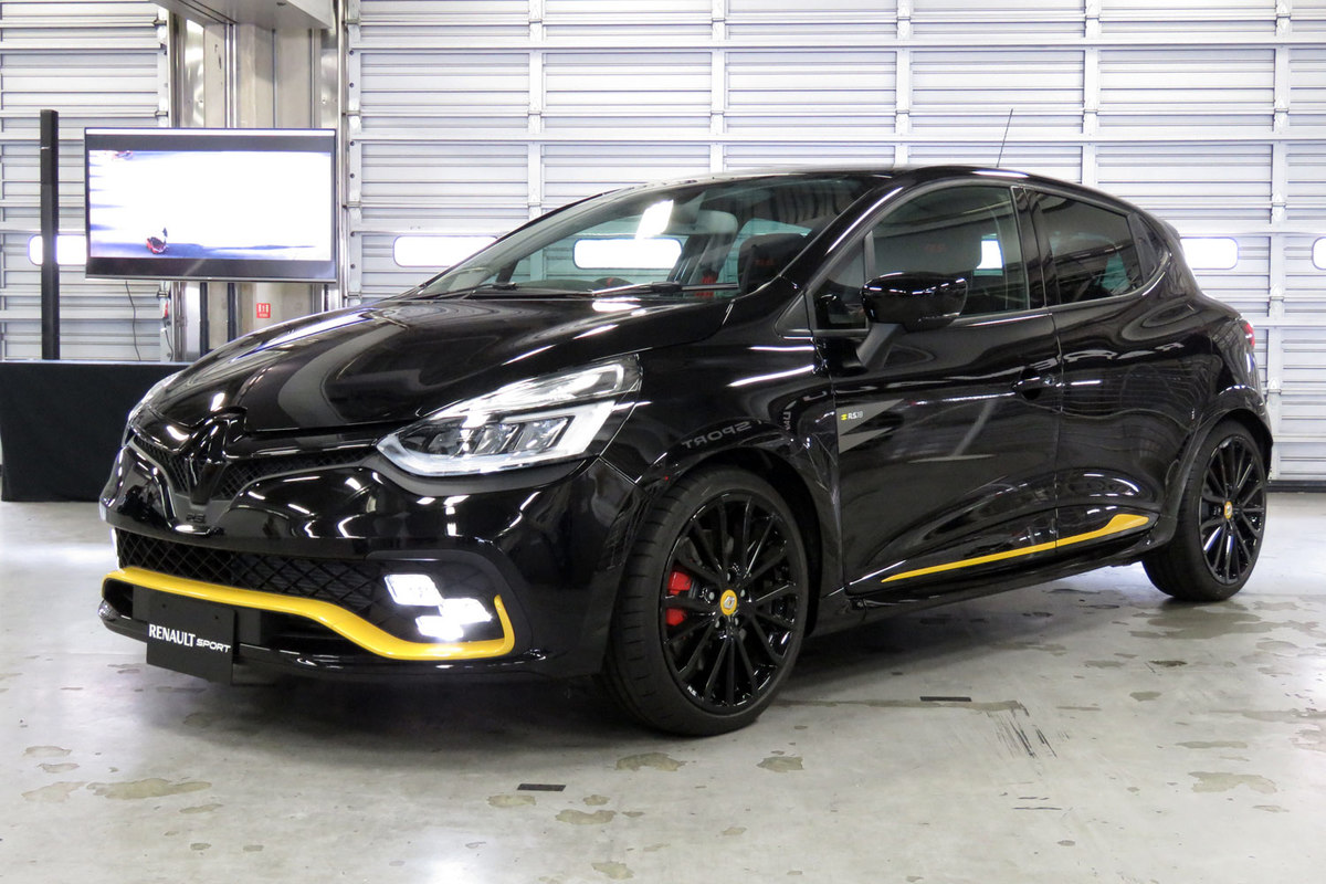 ルーテシア ルノースポール」に黒いボディーが魅力の限定車 【ニュース