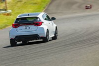スポーツモデルというと、長い納車待ちや断続的な受注停止が当たり前となっている昨今だが、25式の「GRヤリス」では、顧客を極力待たせないで納車できる体制を整えているという。他メーカーにもぜひ見習ってほしい。