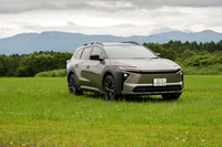 「トヨタbZ4X」は「Z」のモノグレード。車両本体価格575万円のFWDと640万円の4WD(今回の試乗車)がラインナップされる。