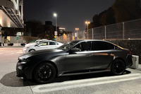 「M5」のボディーサイズは全長×全幅×全高=5095×1970×1510mm。「5シリーズ セダン」から拡大した前後トレッドや約50:50の前後重量配分、軽量設計ボディーなどの優れた基本性能が自慢。