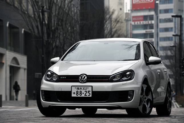 【スペック】全長×全幅×全高=4210×1790×1495mm/ホイールベース=2575mm/車重=1400kg/駆動方式=FF/2リッター直4DOHC16バルブターボ・インタークーラー付き(211ps/5300-6200rpm、28.6kgm/1700-5200rpm)/価格=366万円(テスト車=417万4500円)