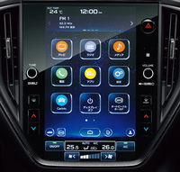 「スバル・クロストレック」のセンタークラスター。空調の操作系を見ると、ディスプレイの左右に温度調整用のスイッチが備わっているいっぽうで、そのほかの操作はタッチスクリーン内に収納されている。