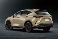 新グレードの「NX“オーバートレイル”」は、アウトドアライフスタイルのイメージを表現した内外装と、専用チューニングが施されたサスペンションが特徴。