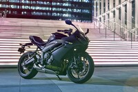 トライアンフの新型スポーツバイク「デイトナ660」がデビューの画像