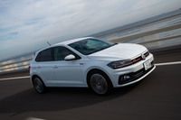 「ポロGTI」にはドライビングプロファイル機能が標準装備される。ドライブモードは「ノーマル」「エコ」「スポーツ」、そしてステアリングやエンジン特性などを個別に設定できる「カスタム」の4種類。