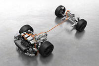 「911カレラGTS」のパワートレイン/ドライブトレイン。容量1.9kWhのリチウムイオンバッテリーをフロントに搭載しており、これで駆動用モーターや電動ターボチャージャー、「ポルシェダイナミックシャシーコントロール(PDCC)」などを稼働させる。