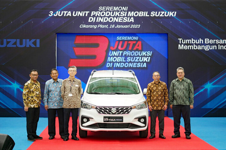 世界2大市場の中国・米国と距離を置き、独自路線を突き進むスズキ。2019年、2020年と業績を落としたが、その後は3年連続で前年比増を記録。自動車業界がコロナ禍や半導体不足で揺れた時期を乗り越えてみせた。