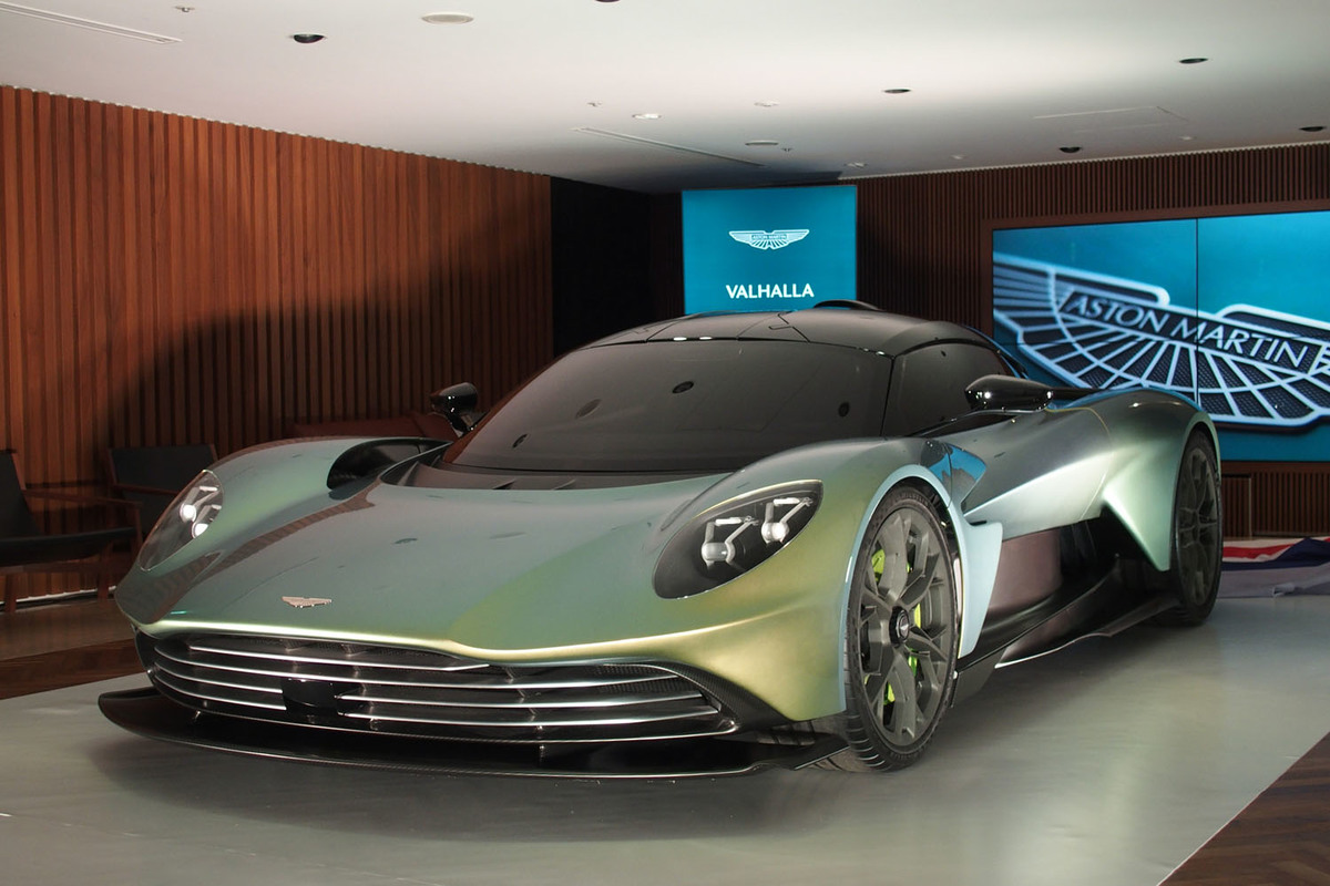 アストンマーティンのハイブリッドスーパーカー「ヴァルハラ」の最新  
