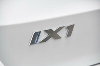 「X1」のフルモデルチェンジに伴って設定された「BMW iX1」。X1としては2010年登場の初代から数えて3代目となる。
