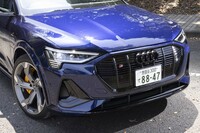 バンパーは「S」モデル専用のスポーティーな形状。ブラックのフロントグリルはオプションで選べる。