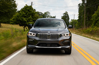 「X4 xDrive30i」のボディーサイズは4752×1918×1621mm。全長、全幅は初代モデルより拡大した。