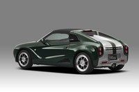 「S660ネオクラシック プロトタイプ」のリアビュー。エンジンフードの造形は市販型に近づいたが、ルーフからテールに流れるラインに段差があり、テールランプは円形2連だった。