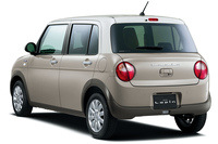 スズキが「アルト ラパン」「アルト ラパンLC」を改良 燃費を改善し安全装備を強化の画像