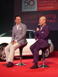 俳優の渡辺謙さん(左)と音楽家の久石譲さん。トークセッションには、娘の久石麻衣さんも参加した。