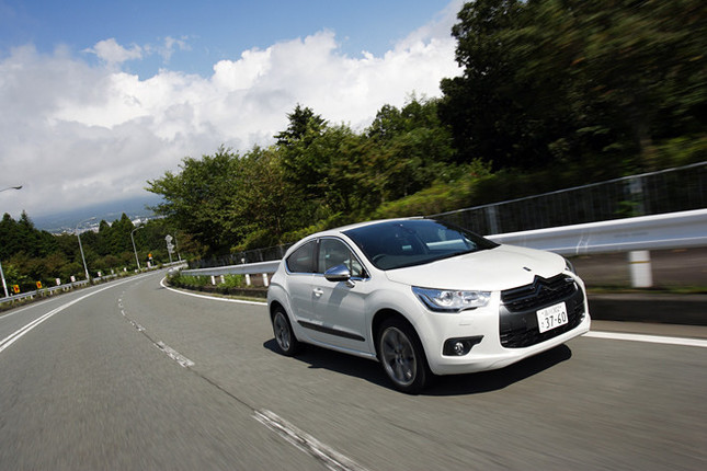 【スペック】DS4スポーツシック:全長×全幅×全高=4275×1810×1535mm/ホイールベース=2610mm/車重=1400kg/駆動方式=FF/1.6リッター直4DOHC16バルブターボ(200ps/5800rpm、28.0kgm/1700rpm)/価格=345万円(テスト車=350万円/オプションパッケージ「パックぺルソ」=5万円)