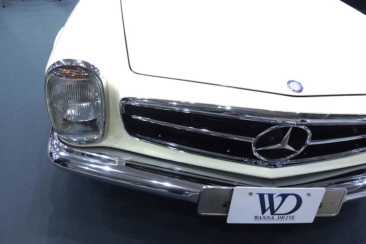 メルセデス・ベンツ230SL(1967年)