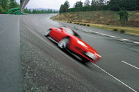 シャシー制御の開発であれば、本来なら限界領域での走行試験を何度も実施しなければならない。MBDの活用は、そうした負担の低減にもつながっている。