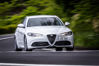 箱根のワインディングロードで試走を行った「アルファ・ロメオ・ジュリア ヴェローチェ」には、フロントに225/45ZR18、リアに255/40ZR18サイズの「イーグルF1スーパースポーツ」が装着されていた。