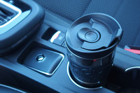 今回はルノー車でのドライブなので、フランスつながりを意識しボダムのフレンチプレスコーヒータンブラーをドライブのお供に選んだ。