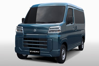 こちらはスズキ仕様のモデル。