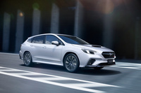 現行型「レヴォーグ」向けに設定された「スバルダイナミックモーションパッケージ」は、「快適な乗り心地はそのままに、クルマとの一体感をより濃密に感じられる、レヴォーグのポテンシャルを最大限に引き出した“深化した走り”を提供する」と紹介されている。