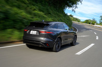 ジャガーFペースR-DYNAMIC HSE P400e