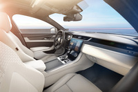 「ジャガーXF」の2022年モデル発表 新グレード「R-DYNAMICブラック」を設定の画像