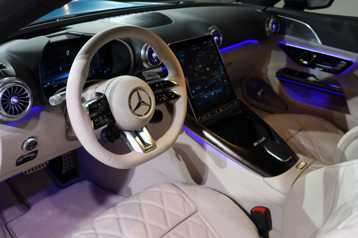 メルセデスAMG GT63 4MATIC+ クーペ(コックピット周辺部)