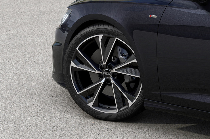 「A6アバント エクスクルーシブエディション」のホイール。