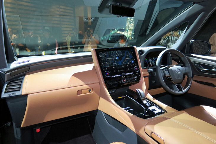 トヨタ・ヴェルファイアZプレミア(インストゥルメントパネルまわり)