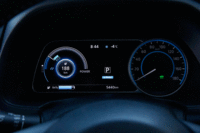 アナログ式のメーターと7インチディスプレイを組み合わせたメーターパネル。(写真をクリックすると表示バリエーションが見られます)