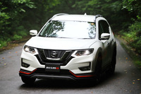 空力性能と見た目の迫力を両立させた上で、ハンドリング性能を追求したという「エクストレイル NISMOパフォーマンスパッケージ」。すべてのパーツを装着した際に最適なパフォーマンスを発揮できるよう開発されている。