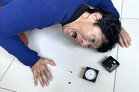 第782回:耐久性は「ハイラックス」並み? 捨てられない“なんちゃって”デザインの目覚まし時計