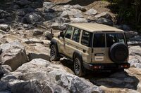 トヨタ・ランドクルーザー“70”AX/ランドクルーザー“300”GRスポーツ【試乗記】の画像