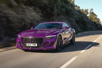 W12ユニットは、2023年半ばからデリバリーが始まる限定車「ベントレー・バトゥール」にも搭載される。そのスペックはW12史上最強のもので、最高出力は740PS超、最大トルクは1000N・mに達するとされる。