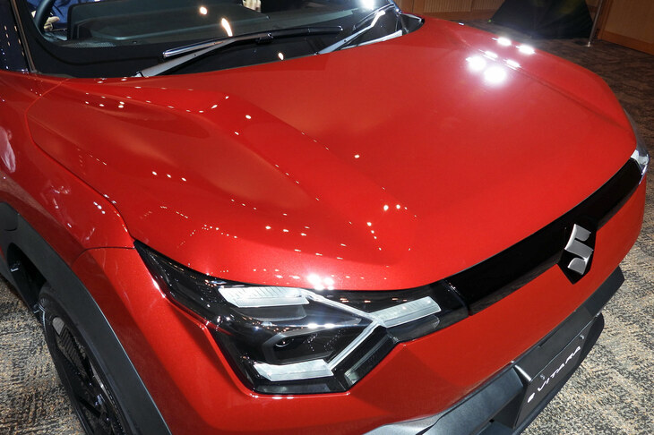 スズキeビターラZ(ボンネットフード)