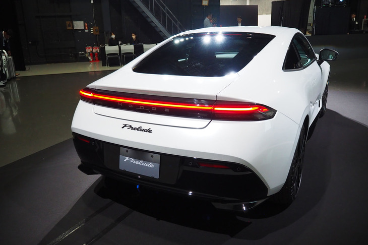 ホンダ・プレリュード(リアビュー)